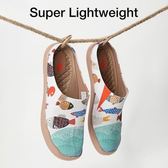 UIN Womens Happy Fish Shoe Sz 10.5 White Blue Orange Barefoot Slipper Mules Clog - Picture 3 of 11